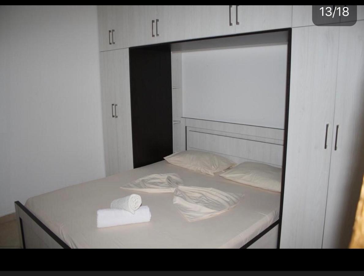 Central Boutique Hostel Саранда Екстер'єр фото