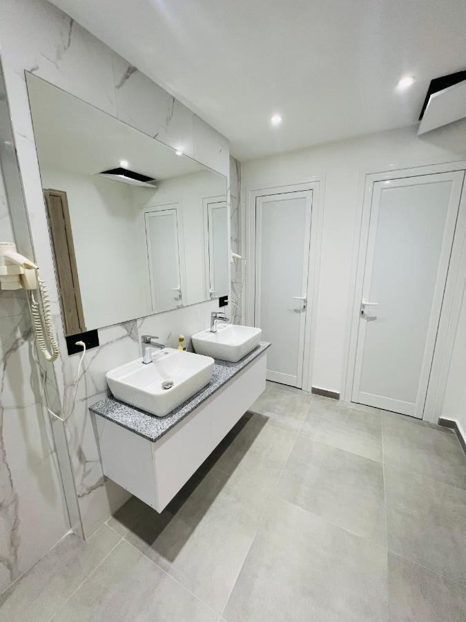 Central Boutique Hostel Саранда Екстер'єр фото