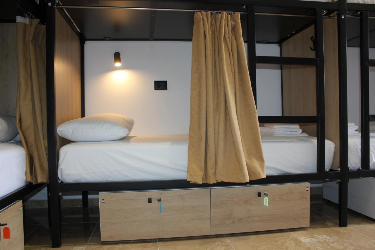 Central Boutique Hostel Саранда Екстер'єр фото