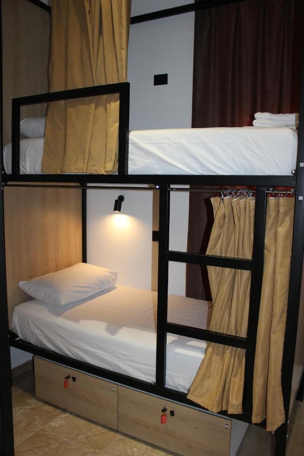 Central Boutique Hostel Саранда Екстер'єр фото